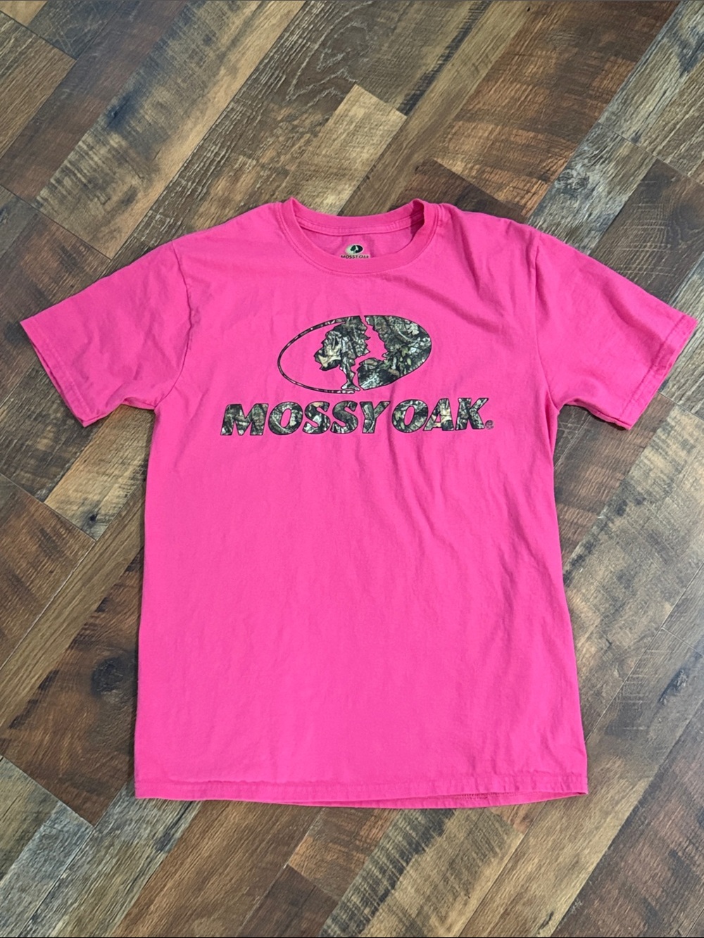 Mossy Oak Women’s Pink Camo Logo Graphic T-Shirt Size Medium